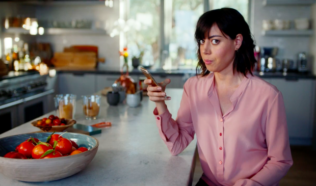  Aubrey Plaza explica el 3D Touch del iPhone 6s