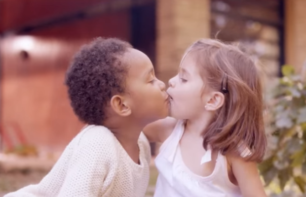 Este 13 de abril se conmemora el Día Internacional del Beso.