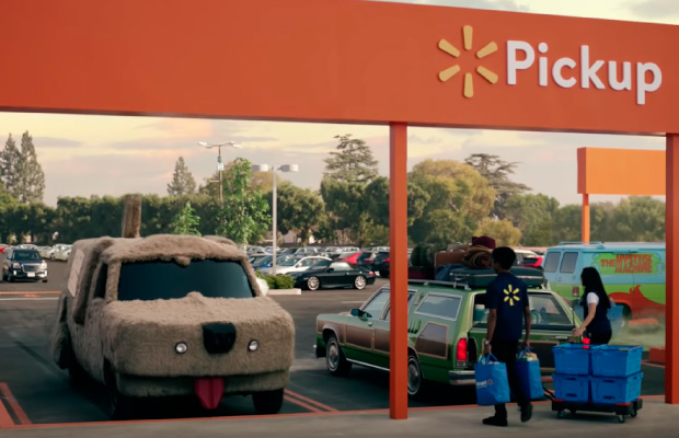  Walmart revive a los carros más icónicos del cine y la televisión en su spot